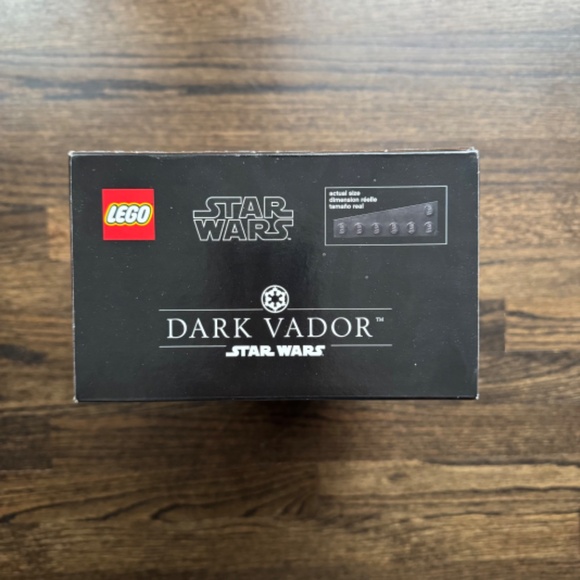 LEGO Star Wars Darth Vader Helmet 75304 | NIB - Picture 2 of 3